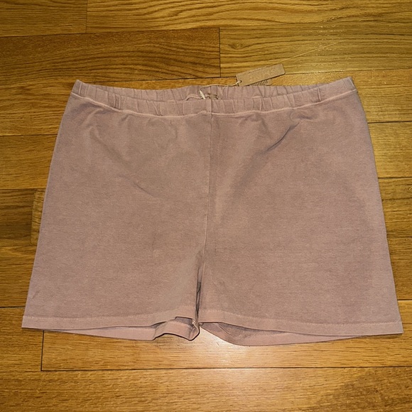 SKIMS OUTDOOR SHORT SHORT in Tigers Eye NEW - Picture 7 of 11